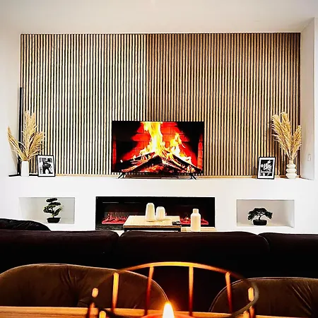 Modern Apartment *
